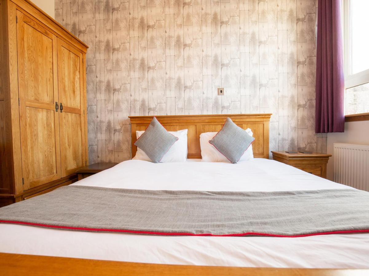 Grantown-on-Spey The Ben Mhor Hotel, Bar & Restaurant מראה חיצוני תמונה